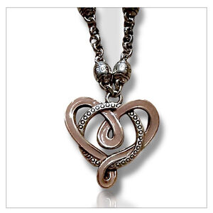 1B Brighton Intertwining hearts Pink